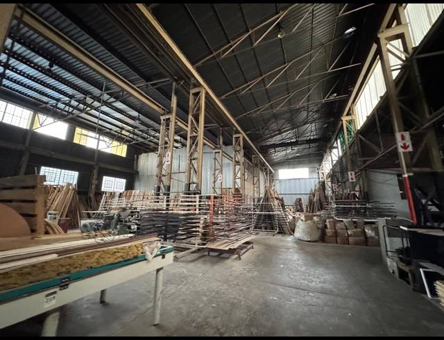 5,100M² WAREHOUSE FOR SALE IN INDUSTRIA